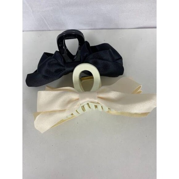 Lot of 2 New Bear Claw Hair Clips Black & Ivory With Bow. - Picture 2 of 3